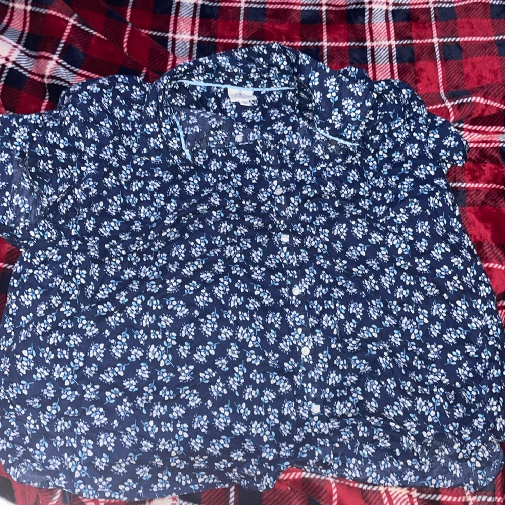 women’s plus blouse!